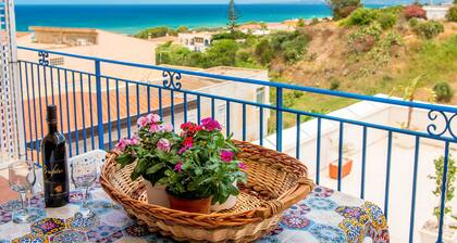 APARTMENT IN VILLA 200 METERS FROM THE SEA WI FI CAR RENTAL UC