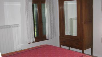 2 Schlafzimmer, Reisekinderbett, WLAN, Bettwäsche