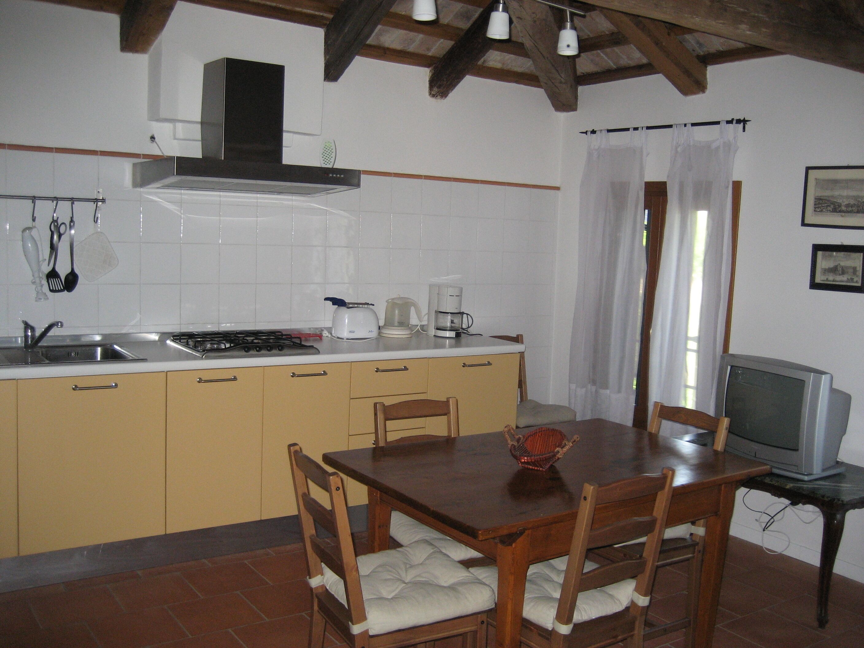 Kühlschrank, Mikrowelle, Herdplatte, Geschirrspüler