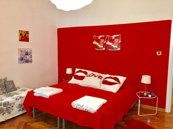 2 bedrooms, desk, iron/ironing board, WiFi - In the woods a few steps from the center (Trieste)