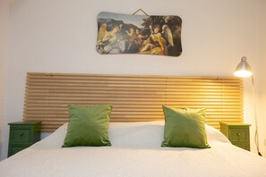 5 makuuhuonetta, silitysrauta/-lauta, vauvan matkasänky, Wi-Fi