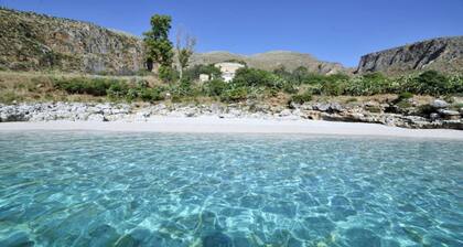 Maria's houses 500 meters from the sea and 15 min from Scopello and the Z reserve