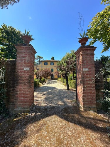 Lovely apartment in Montepulciano countryside, wine tours, bike tours, relax