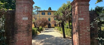 Lovely apartment in Montepulciano countryside, wine tours, bike tours, relax