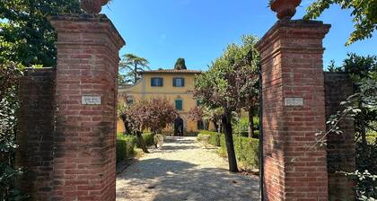 Lovely apartment in Montepulciano countryside, wine tours, bike tours, relax