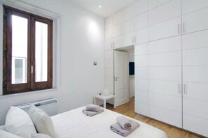 1 bedroom, iron/ironing board, free WiFi, bed sheets - NAVONA SECRET SUITE (Roma)