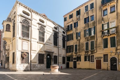 Modern Ghetto apt. x 4, Venice