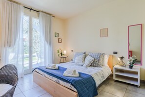 2 slaapkamers, een kluis op de kamer, een bureau