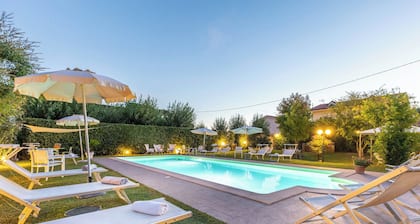 Apartment "yellow" mit Pool