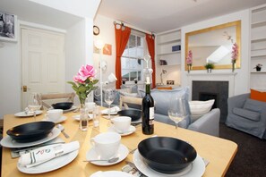 تناول الطعام