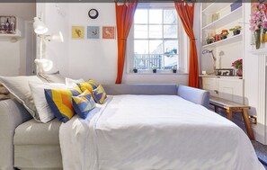 1 غرفة نوم ومكواة/لوح كي وواي فاي مجانًا وملاءات أسرّة