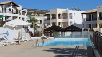 Outdoor pool, sun loungers