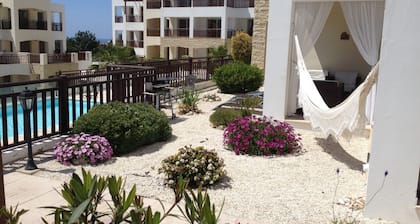 Exclusive 5 star apartment, two pools, free wi-fi with fibre broadband