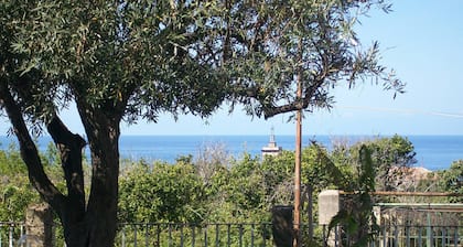 Studio in villa with sea view