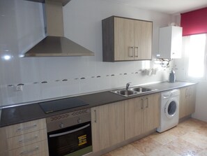 Fridge, microwave, oven, stovetop - LOVE NEST IN CUENCA (Arcas)