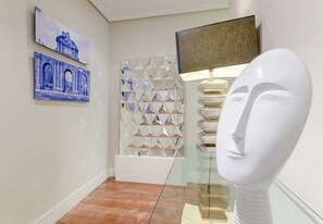 Badekar, hårføner, håndklær og såpe