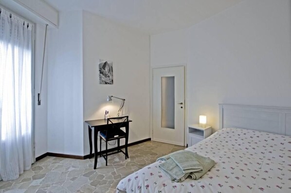 3 chambres, fer et planche à repasser, accès à Internet, literie fournie