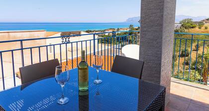 HOUSE IN A TYPICAL VILLA 200 METERS FROM THE SEA WIFI CAR RENTAL