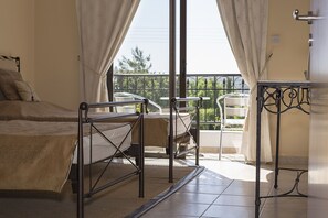 3 bedrooms, in-room safe, iron/ironing board, free WiFi - Luxury Villa With Private Heated Pool And Sea Views In Secret Valley/Venus Rock (Kouklia)