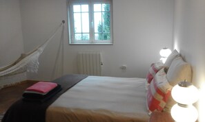 2 sovrum, strykjärn/strykbräda, resesäng och wi-fi