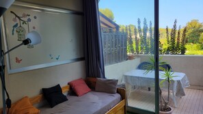 Interior - Large studio 4 people quiet residence with swimming pool (Antibes)