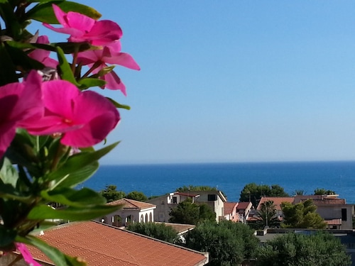 apartment at 200 meters from the magnificent beach of Timpi Russi