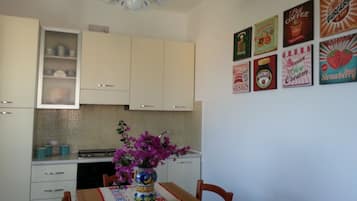 Fridge, oven, stovetop, toaster