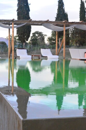 charming apartment with pool just 4 km from the center of Arezzo and 6 km from t