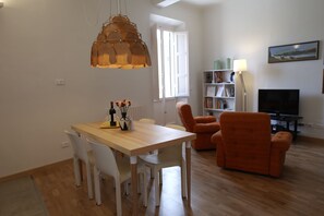 TV - LA TERRAZZA – Wifi, amazing location and terrace! (Lucca)