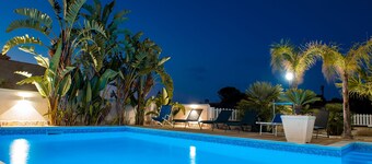 VILLA CON PISCINA PRIVATA 3 CAMERE 3 BAGNI WI FI 8 POSTI LETTO NOLEGGIO AUTO OA