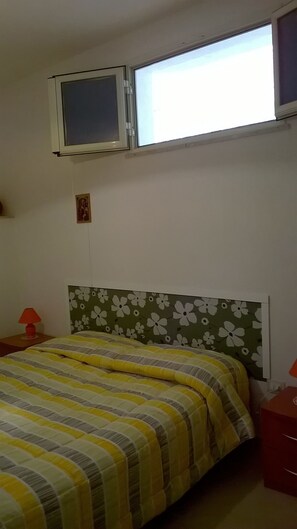 2 makuuhuonetta, silitysrauta/-lauta, internet, vuodevaatteet