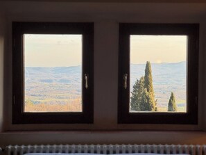 Interior - Poggio Corsucci.Panoramic mansion with swimming pool between Florence and Arezzo (Loro Ciuffenna (Province of Arezzo))