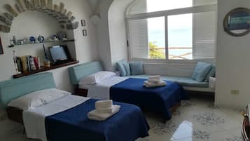 1 bedroom, in-room safe, desk, iron/ironing board