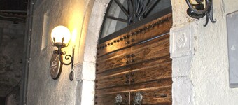 Cozy furnished mountain and lake apartment in a medieval village
