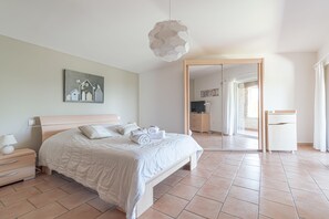 4 Schlafzimmer, WLAN, Bettwäsche
