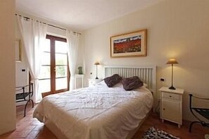3 bedrooms, iron/ironing board, Internet