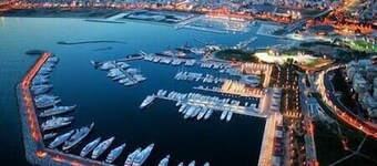 ARTISTIC VILLA  LUXURY 8 to 12 people,  Acropolis  view, 6' walking to the beach