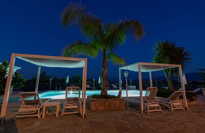 Exclusive Villa with private salt pool