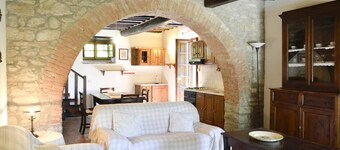 APP. CICLAMINO x4 Beautiful farmhouse surrounded by nature, with swimming pool just 3 km from Cortona