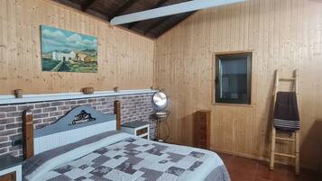 2 slaapkamers, een strijkplank/strijkijzer, gratis wifi, beddengoed
