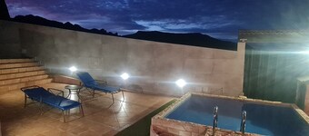 Wonderful typical Canarian house with outdoor pool and wifi in the mountains.