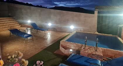 Wonderful typical Canarian house with outdoor pool and wifi in the mountains.