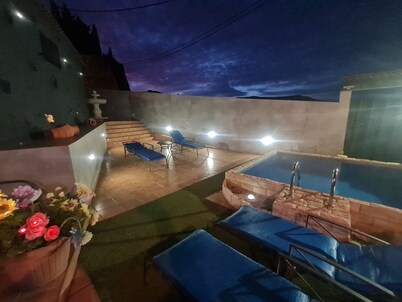 Wonderful typical Canarian house with outdoor pool and wifi in the mountains.