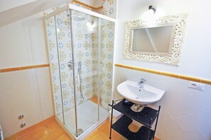 Hair dryer, towels - Ombrina-Mimì sul Mare. Apartmet with private beach (Massa Lubrense)