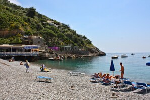 Beach - Ombrina-Mimì sul Mare. Apartmet with private beach (Massa Lubrense)