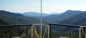 50% rabat !!smukt hus med panoramaudsigt over dalen, Cinque terre, hav og natur