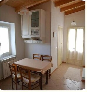 Dining - House with wonderful panoramic terrace overlooking the valley. All inclusive! (Sasseta)