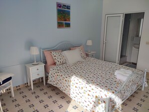 1 chambre, fer et planche à repasser, Wi-Fi, draps fournis