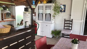 Outdoor dining - D'HÔTES- ROOMS BED & Breakfast- QUARTOS OF HOSPEDES- NAZARÉ- ALCOBAÇA. (ALCOBAÇA)