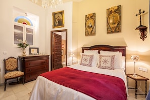 2 chambres, fer et planche à repasser, Wi-Fi gratuit, draps fournis